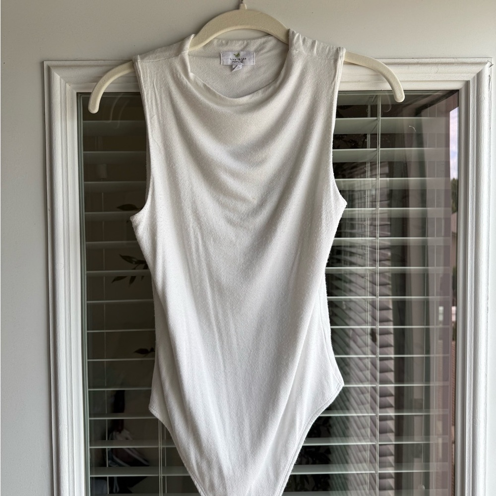 Elegant White Sleeveless Bodysuit